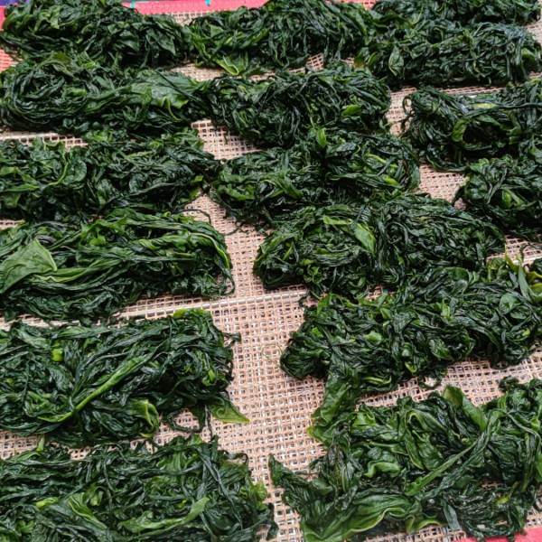 dried uncut wakame