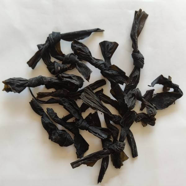 dried kelp knots